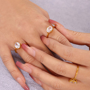 Anillos Resistentes al Deslustre e Impermeables de Buena Calidad, Anillo de Acero Inoxidable 316L Chapado en Oro PVD de 14k y 18k con Zirconia, Anillo de Compromiso para Mujer - Product Image 2