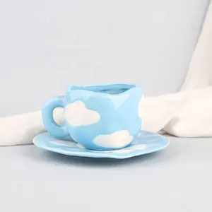 Gloway Cadeau tendance 250ml Porcelaine Céramique Tasse à thé mignonne Tasse à café et lait Tasse à nuage irrégulière en céramique faite à la main avec soucoupe