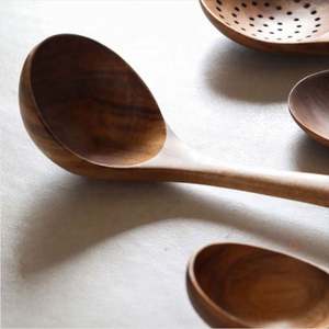 Ustensiles de cuisine 26/10.2IN, cuillère à salade en bois d'acacia et de teck, fabriquée à la main, pour la cuisine - Product Image 3