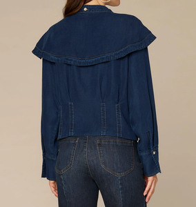 <span class=keywords><strong>Camicia</strong></span> di <span class=keywords><strong>Jeans</strong></span> Blu da <span class=keywords><strong>Donna</strong></span> con Spalle Arricciate, Collo Annodato, Taglio Corto e Vita Aderente - Product Image 2