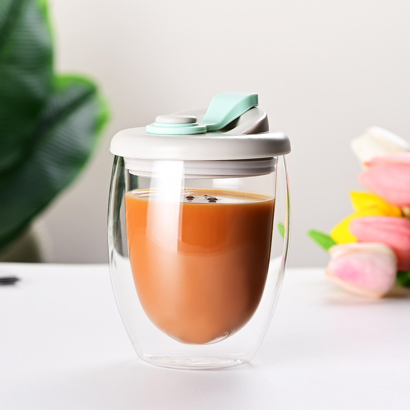 หมวกสีฟ้าอ่อน