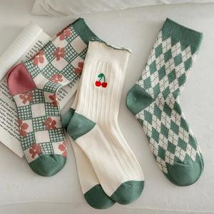 <span class=keywords><strong>Calcetines</strong></span> B030904FJ de Algodón Casual para <span class=keywords><strong>Hombre</strong></span>, Estilo Preppy Japonés y Coreano, Otoño Invierno, Bordados, Transpirables, con Dibujos Animados Lindos para Mujer - Product Image 1