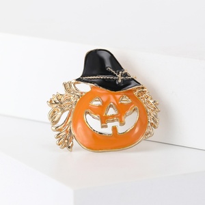 Bonito broche <span class=keywords><strong>de</strong></span> solapa <span class=keywords><strong>de</strong></span> <span class=keywords><strong>calabaza</strong></span> con diseño <span class=keywords><strong>de</strong></span> sombrero <span class=keywords><strong>de</strong></span> bruja y linterna, esmaltado a color, accesorio para <span class=keywords><strong>disfraz</strong></span> <span class=keywords><strong>de</strong></span> fiesta <span class=keywords><strong>de</strong></span> Halloween y decoración <span class=keywords><strong>de</strong></span> prendas para <span class=keywords><strong>mujer</strong></span> - Product Image 2