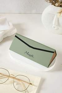 Estojo de Óculos Triangular Personalizável com Logo, Caixa de Embalagem em Couro PU para Óculos de Sol Masculinos/Femininos - Product Image 4