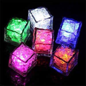 Bagliore multicolore impermeabile <span class=keywords><strong>nel</strong></span> buio scintillante lampeggiante cubetto di ghiaccio, luce riutilizzabile <span class=keywords><strong>cubetti</strong></span> di ghiaccio per le bevande - Product Image 2