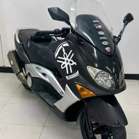 Motocicleta Maxi TMAX 500, Excelente Estado. Motor Bicilíndrico de 500cc Refrigerado por Líquido, Frenos de Disco y Transmisión CVT, Totalmente Funcional