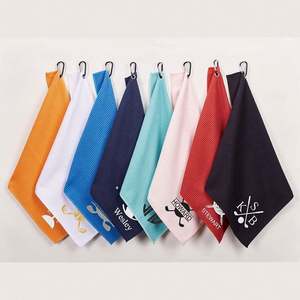 Serviette de golf en microfibre monogrammée, coffret cadeau de golf personnalisé, serviette de golf en microfibre avec clip de fixation, motif gaufré - Product Image 1