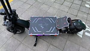 Trottinette Électrique Pliante 2026 avec Écran Numérique, Verrouillage par Clé, Moteur Brushless, Batterie Lithium 72V 50Ah, Autonomie 120-150KM, Roues 13 Pouces - Product Image 4