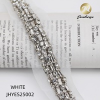 Sangle perlée brodée à la main de coupe de filet de dentelle de strass