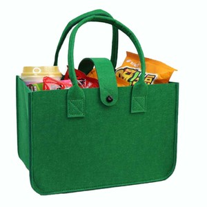 <span class=keywords><strong>Sac</strong></span> fourre-tout en feutre rouge avec logo personnalisé, imprimé gâteau fraise mignon, <span class=keywords><strong>sac</strong></span> de courses réutilisable écologique pour emballage cadeau et promotion - Product Image 4