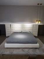 Lit mural réglable de luxe royal européen moderne, base de lit souple en velours et chêne, taille King, durable et solide, pour chambre d'hôtel