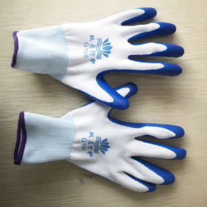 ถุงมือทำงานไนลอนเคลือบไนไตรล์สีน้ำเงิน 13 เข็ม ทนทาน กันลื่น สำหรับใช้ในโรงงาน - Product Image 1