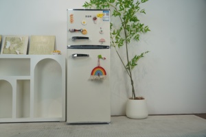 Refrigerador Eléctrico Retro Compacto de Doble Puerta MDFR120-RE, Sin Escarcha, Ahorro de Energía, Capacidad de 116L, Enfriamiento por Aire, para Hogar y Hotel - Product Image 5