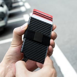 Portefeuille porte-cartes coulissant en aluminium Casekey de haute qualité, avec logo laser personnalisé, porte-cartes de crédit pop-up en fibre de carbone avec bande adhésive - Product Image 3