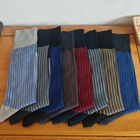 Chaussettes habillées premium en coton mercerisé pour hommes, grande taille, respirantes, rayées, pour affaires et occasions formelles, avec technologie anti-odeur sans couture