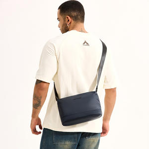 Bolso bandolera WePower para hombre, bolso cruzado informal ligero de nailon grande para uso diario y viajes - Product Image 4