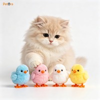 Jouet pour chat Petora Novelty Design, poussin sauteur à remontoir en peluche douce, multicolore, simulation de poulet sautant, jouet d'agitation pour chats