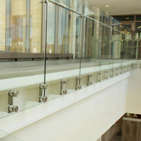 DF Glasgeländer für Geschwungene Treppen, Freitragende Treppen, Abstandshalter-Geländersystem mit Spiegelglanz-Oberfläche aus Stahlmaterial für Balkon- und Terrassenanwendungen