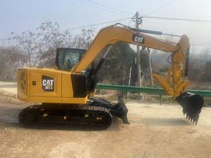 Mini-excavatrice d'occasion 2023 de 7 tonnes avec godet de 0,33 m, moteur, pompe à engrenages, roulement, boîte de vitesses, panneau de commande PLC et écran d'affichage - Product Image 4