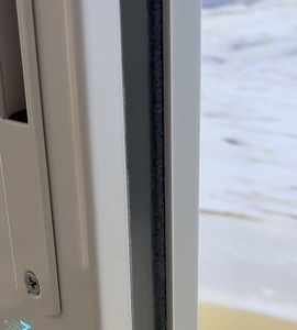 ประตูบานเลื่อนรางคู่ UPVC รุ่น 62 พร้อมโครงสร้างแข็งแรงทนทาน สำหรับใช้ในบ้านพักอาศัย วิลล่า และอาคารพาณิชย์ - Product Image 3