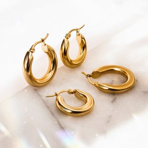 Bon marché, vente en gros, boucles d'oreilles créoles épaisses en <span class=keywords><strong>or</strong></span> 18 carats, bijoux simples, boucles d'oreilles créoles modernes en acier inoxydable 316L pour femmes - Product Image 1
