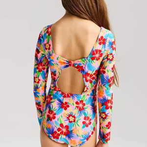Maillots de bain pour filles à manches longues, résistants au soleil, avec un imprimé hawaïen mignon et un design de haute qualité, maillots de bain pour enfants en nylon personnalisés - Product Image 4