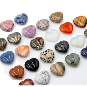 En gros 2cm Naturel Cristal <span class=keywords><strong>Coeur</strong></span> Pierres Précieuses Pierres De Guérison pour L'énergie Méditation Soulagement Du Stress-Autre Artisanat De Cristal - Product Image 1