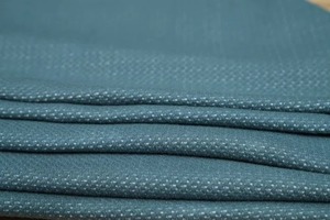 Tissu tricoté jacquard respirant en polyester/coton très demandé pour vêtements de créateurs, tenues décontractées et collections de boutiques - Product Image 3