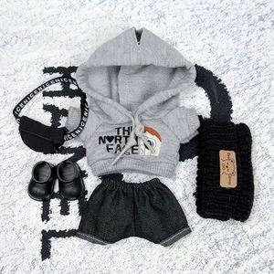 Conjunto de Pantalones y Abrigo de Algodón Unisex para Bebé Labuibui, Lindo Traje Deportivo Gris de Media Cara con Bolso Cruzado Rabubu y Correa para el Cabello, Juguete de Dibujos Animados 1:8 - Product Image 6