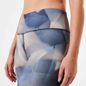 Leggings de yoga pour femmes imprimés confortables de style 2021 avec un stretch quadridirectionnel et un matériau 100% polyester écologique - Product Image 6