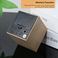Sveglia Digitale a LED in Legno a Forma di Cubo con Controllo Sonoro, 3 Set di Allarmi, Data, Temperatura Interna, USB, da Tavolo, Scrivania, Camera da Letto, Personalizzabile