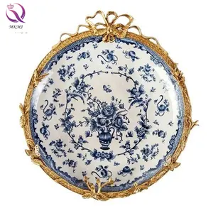 Hand-painted Chinese blue and white ceramic with copper wall decoration round hanging plate for living room hotel porch pendant