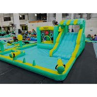 Parc aquatique gonflable USA Stock avec château sauteur et toboggans pour enfants