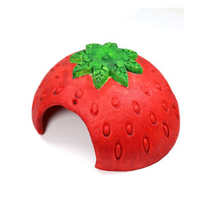 Fabricante al por mayor pequeño animal tratar juguete comestible fresa Picnic fiesta cabaña para mascotas y tiempo de juego - Product Image 3