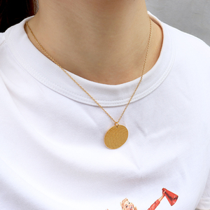 2022 الحد الأدنى دائرة قلادة قلادة الفولاذ المقاوم للصدأ 18k الذهب مطروق قلادة مجوهرات الأزياء الهيب هوب كبير مُثبت ل هدية - Product Image 4