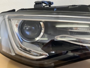 ไฟหน้าซีนอนด้านขวา (ฝั่งผู้โดยสาร) สำหรับ Audi A5 S5 B8.5 ของแท้ รุ่น 8T0941006D 8T0941044D E00025 - Product Image 3