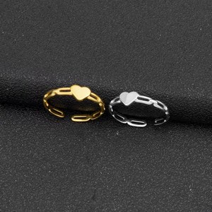 Personalized Exquisite Niche Design Simple Stainless Steel Ring Gold Silver Plated Women's Love Heart Rings Fashionable Jewelry - Product Image 3