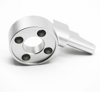 Collecteur de fluide usiné CNC en acier inoxydable/alliage d'acier ADC12, avec raccords coudés, en T, corps de vanne, et bride carrée à deux pattes pour montage de tuyaux