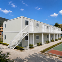 Maison préfabriquée modulaire entièrement personnalisée de style moderne, construction en acier et panneaux sandwich, provenant de Chine