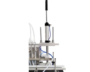 Liquide <span class=keywords><strong>de</strong></span> pompe magnétique <span class=keywords><strong>de</strong></span> quatre têtes petite machine <span class=keywords><strong>de</strong></span> remplissage <span class=keywords><strong>de</strong></span> bouteilles en verre <span class=keywords><strong>de</strong></span> 1 litre avec le convoyeur - Product Image 5