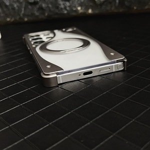 Custodia per telefono di lusso premium di tendenza in lega magnetica trasparente con dissipazione del calore e anti-shock per <span class=keywords><strong>Samsung</strong></span> S26 Ultra S25 Ultra - Product Image 6