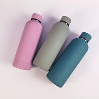 Bouteille d'eau isotherme sous vide en acier inoxydable à double paroi de 500 ml, personnalisable, avec revêtement en caoutchouc, idéale pour le sport – Produit populaire et très demandé
