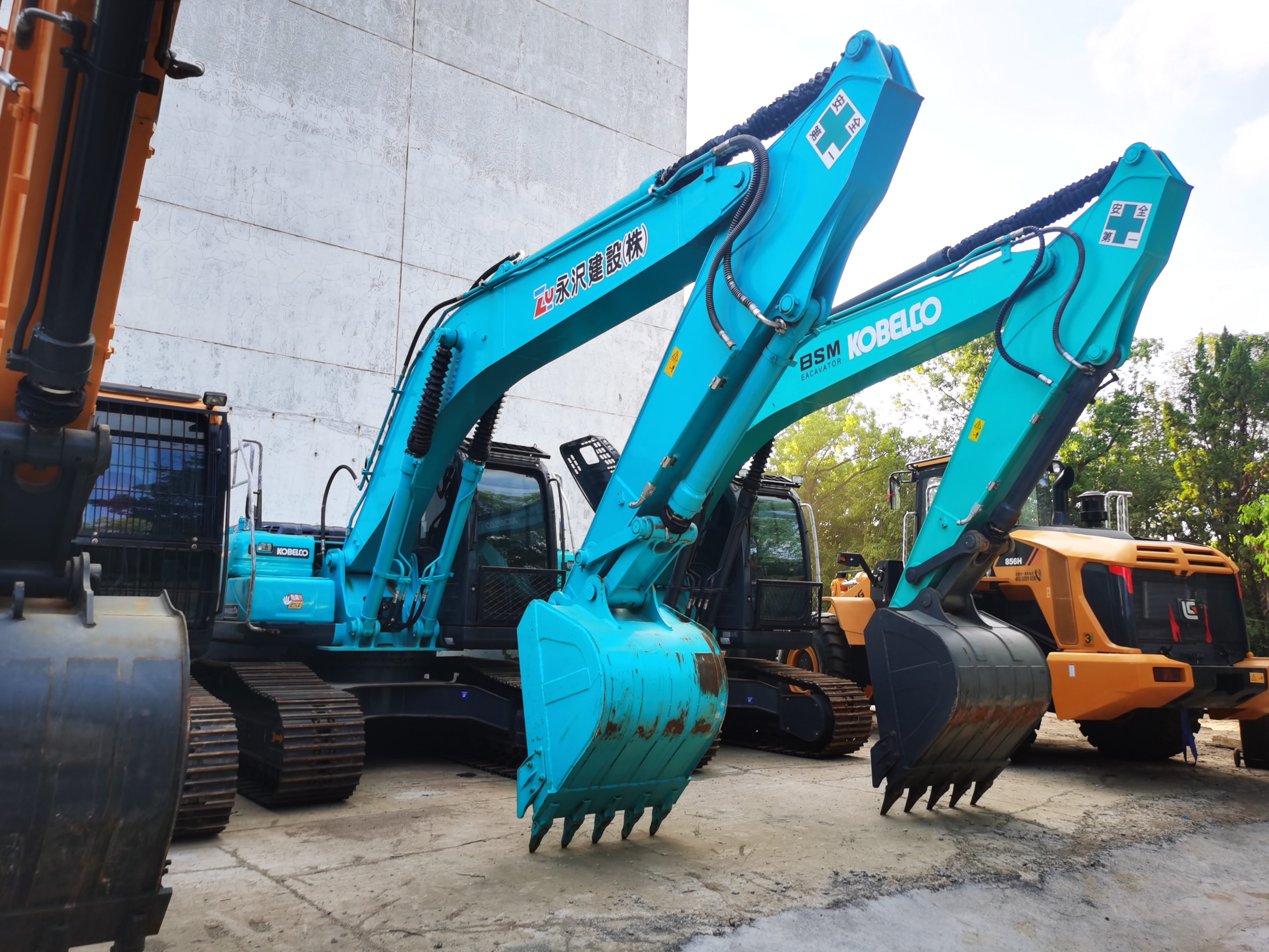 In Stock Excavator Kobelco Sk200 Side Cutter Alloy Steel Cutting