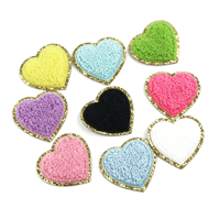 Patchs en chenille écologiques du fabricant, sequins assortis en forme de cœur pour appliques, patchs brodés pour vestes en jean et chapeaux
