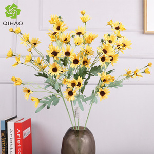 QIHAO - Flor Artificial de Margarita de 5 Ramas, Blanca, de Plástico y Seda, Decoración para Bodas, Adorno para Sala de Estar, Alta Simulación - Product Image 2