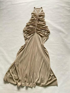 ชุดเดรสผู้หญิงระดับไฮเอนด์สำหรับฤดูใบไม้ผลิ ช่วยให้ผิวดูสว่างขึ้น สไตล์เซ็กซี่เปิดไหล่ ทรงเอวสูง ผ้าโพลีเอสเตอร์ 100% เหมาะสำหรับวันพักผ่อนที่ชายหาด - Product Image 5