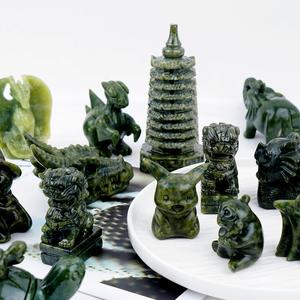 Piedra pulida <span class=keywords><strong>cara</strong></span> <span class=keywords><strong>de</strong></span> calabaza mago decoración <span class=keywords><strong>de</strong></span> Halloween energía cristal curación cuarzo Dragón Volador Xiuyu León Fengshui ornamento - Product Image 3