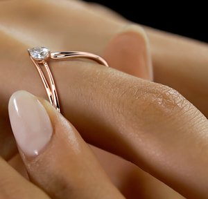 แหวนสแตนเลสสตีล Inspire Jewelry รุ่น <span class=keywords><strong>Ivan</strong></span> Chevron รูปตัววี ดีไซน์หรูหรา ของขวัญวันรำลึก ของขวัญวันวาเลนไทน์ - Product Image 3