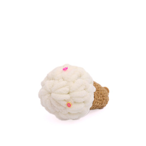 Porte-clés en forme de cornet de glace en peluche fait main au crochet, joli pendentif cornet de glace, accessoire de sac Instagram-worthy, petit cadeau. - Product Image 4