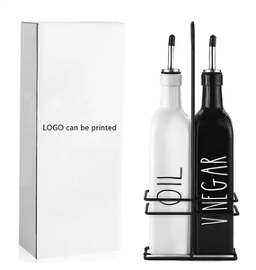 Set di 2 Dispenser per Olio e Aceto <span class=keywords><strong>in</strong></span> <span class=keywords><strong>Ceramica</strong></span> da 16 oz, Dispenser per Olio <span class=keywords><strong>in</strong></span> Dolomite Bianco e Nero con Supporto <span class=keywords><strong>in</strong></span> Metallo - Product Image 4
